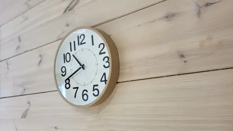 Log construction for clean indoor air and adaptability in a nursery